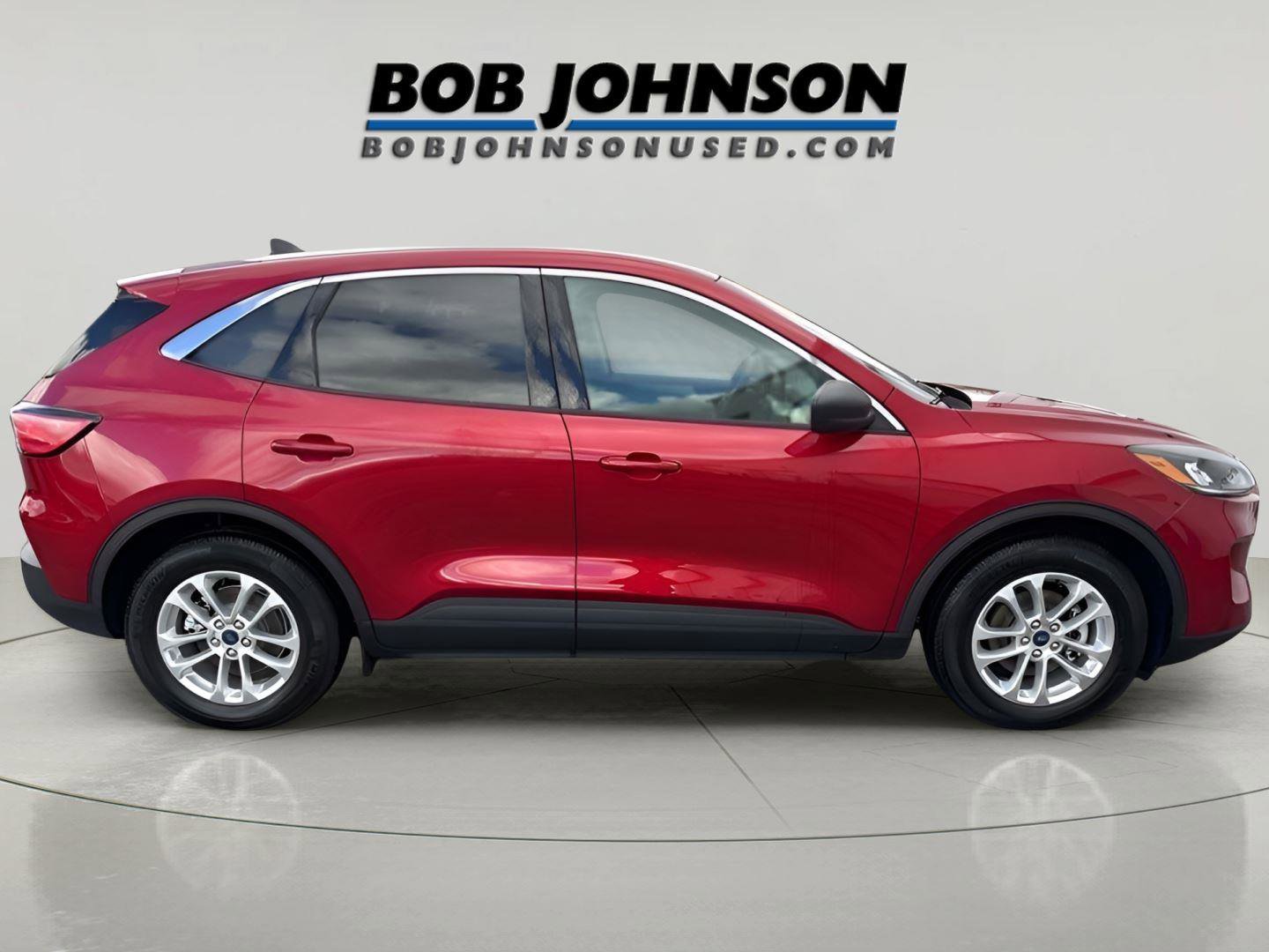 Used 2022 Ford Escape SE w/ Convenience Package FWD image 3