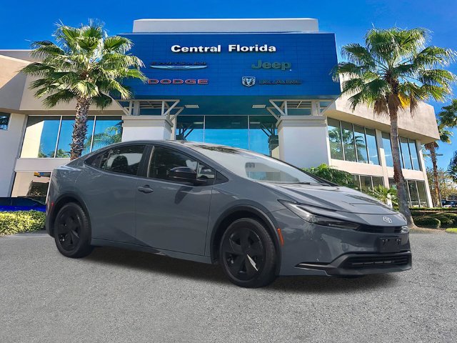 Used 2025 Toyota Prius LE FWD image 2
