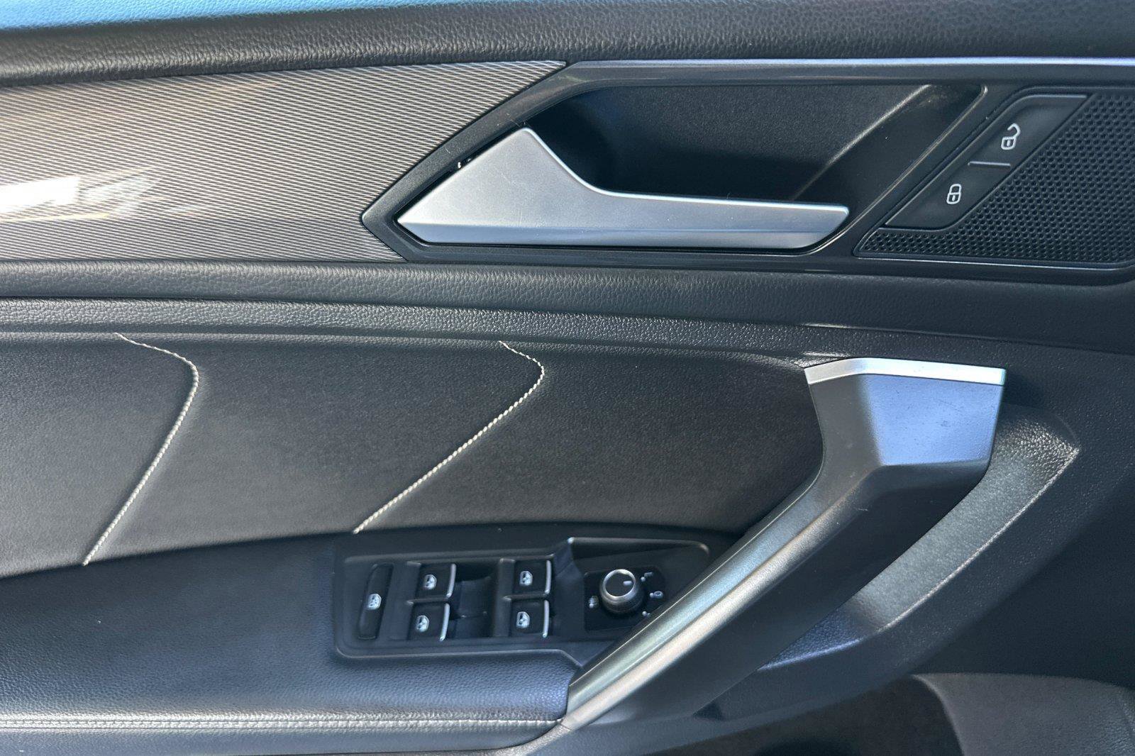 Certified 2023 Volkswagen Tiguan SE FWD image 11