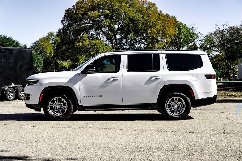 Used 2023 Jeep Wagoneer 4WD image 8