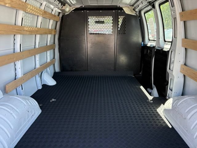 Used 2024 Chevrolet Express 2500 w/ Driver Convenience Package RWD image 8