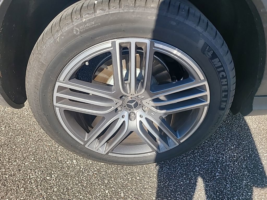 Used 2025 Mercedes-Benz GLS 450 4MATIC image 12