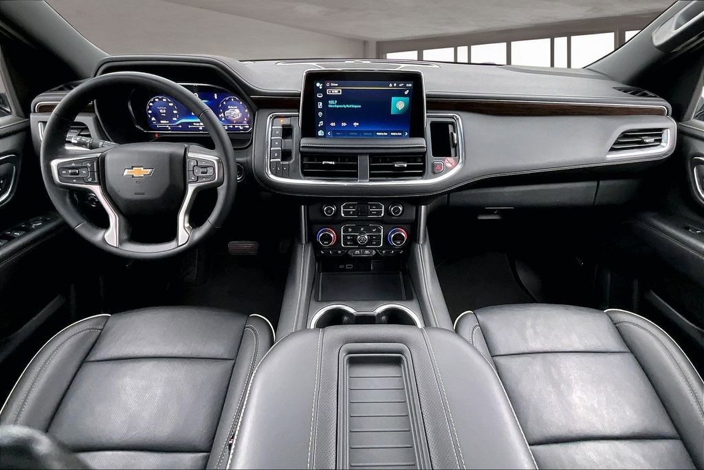 Used 2024 Chevrolet Suburban Premier image 7