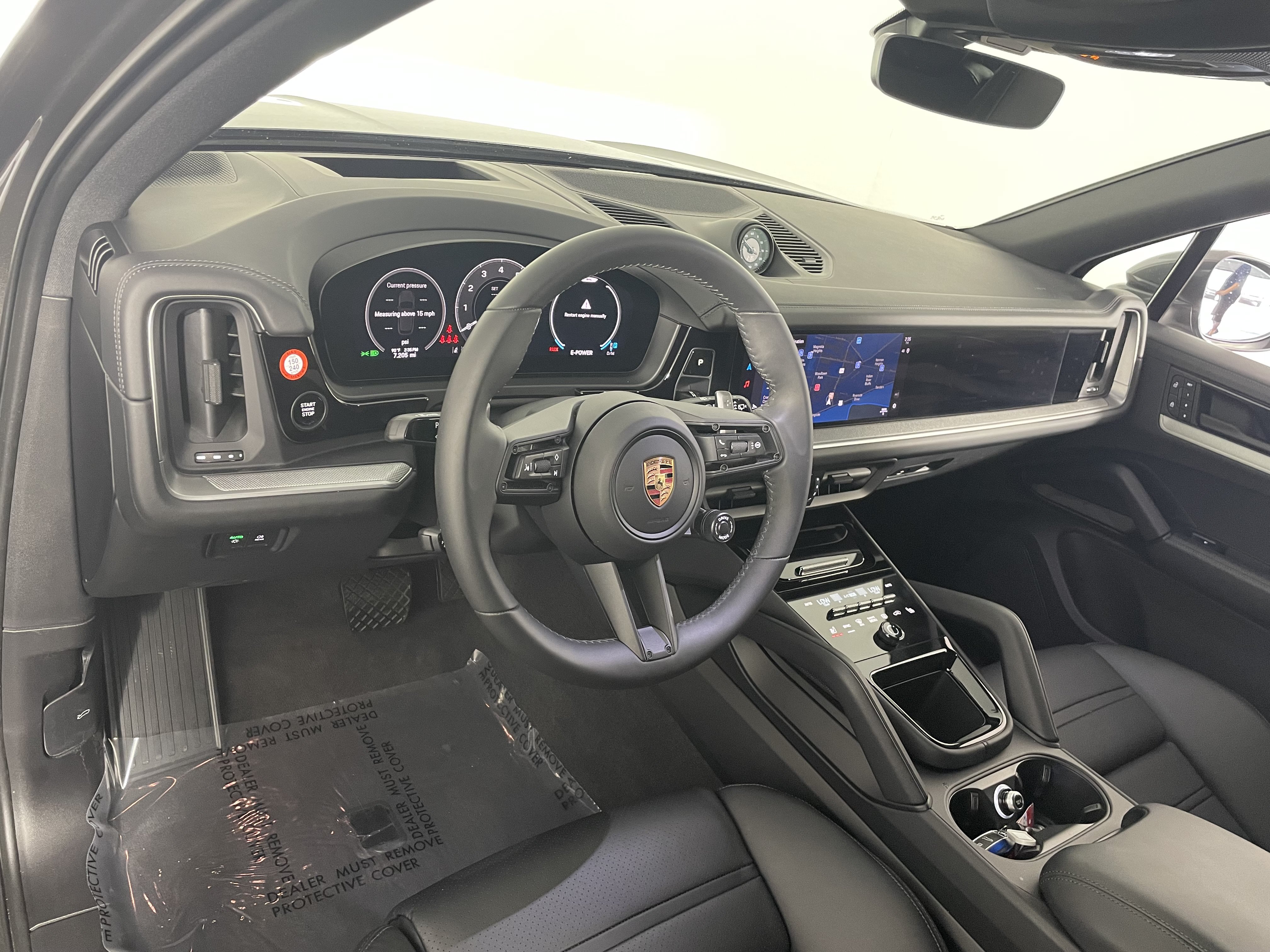 Used 2026 Porsche Cayenne E-Hybrid AWD/4WD image 4