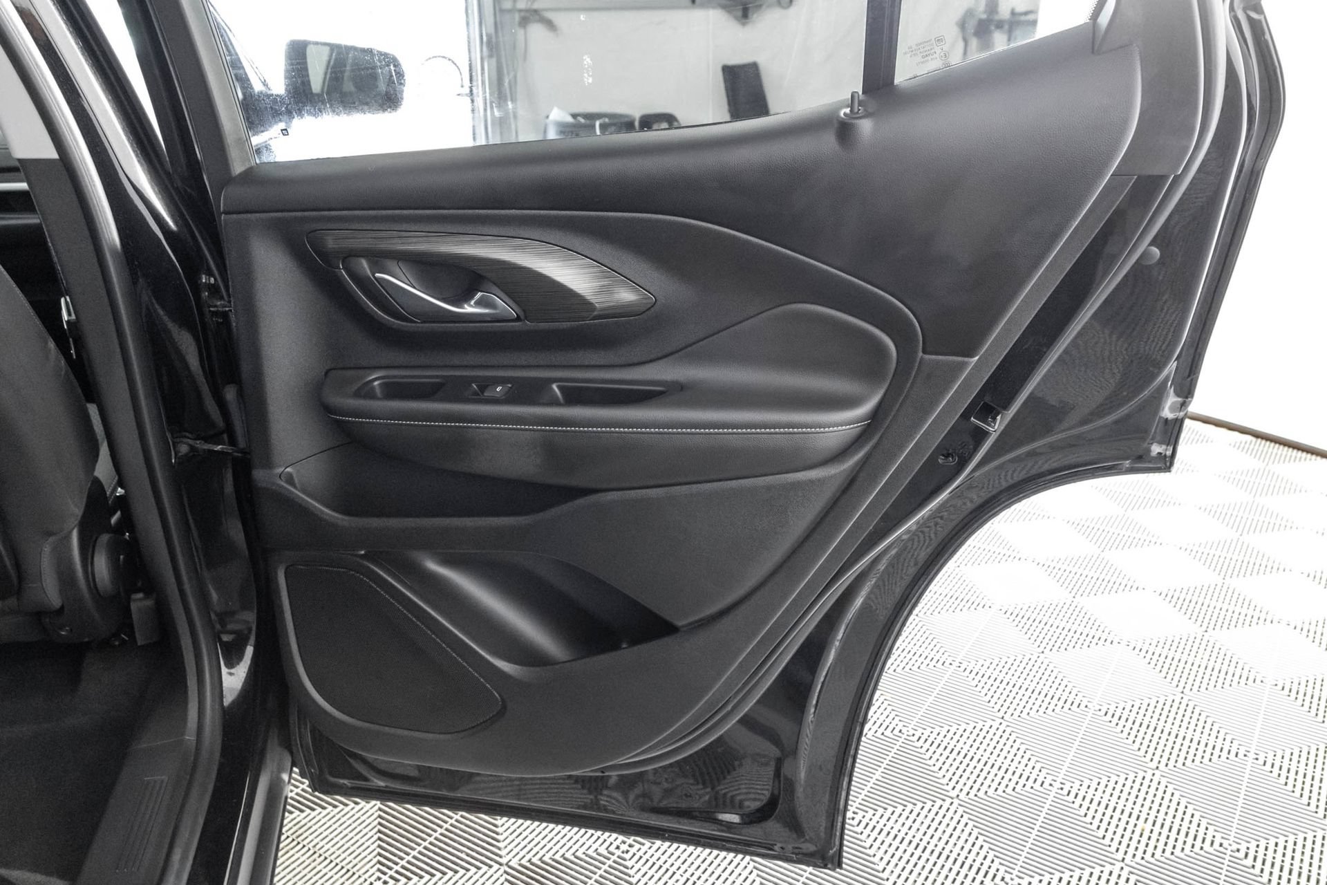 Used 2023 GMC Terrain SLE w/ Driver Convenience Package FWD image 40