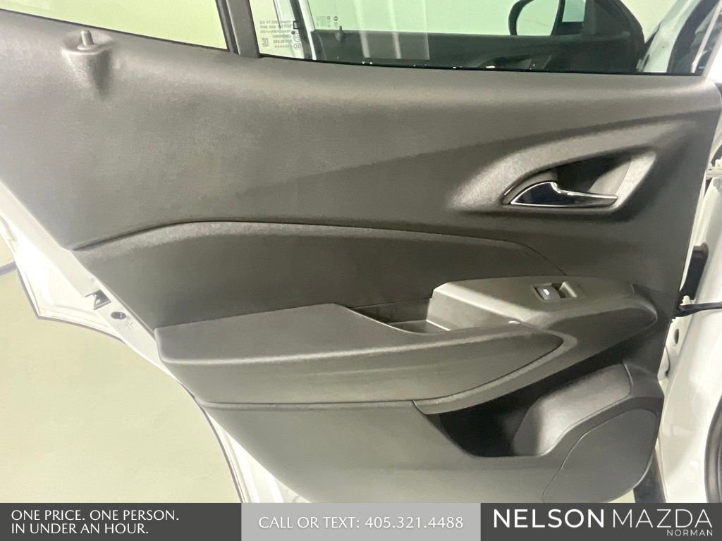 Used 2024 Chevrolet Trax LT FWD image 22