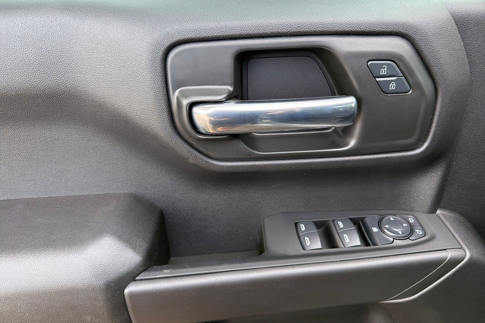 Used 2025 Chevrolet Silverado 1500 Custom AWD/4WD image 8