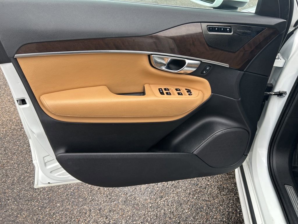 Used 2019 Volvo XC90 T6 Momentum w/ Advanced Package image 13