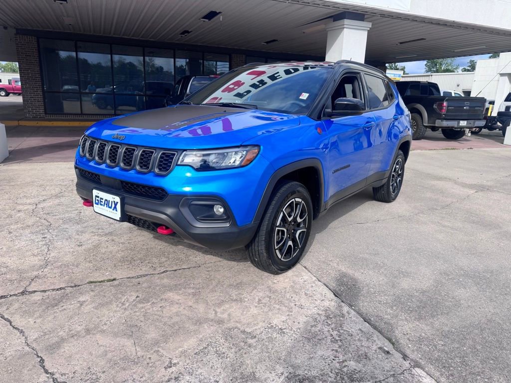 Used 2025 Jeep Compass Trailhawk image 10