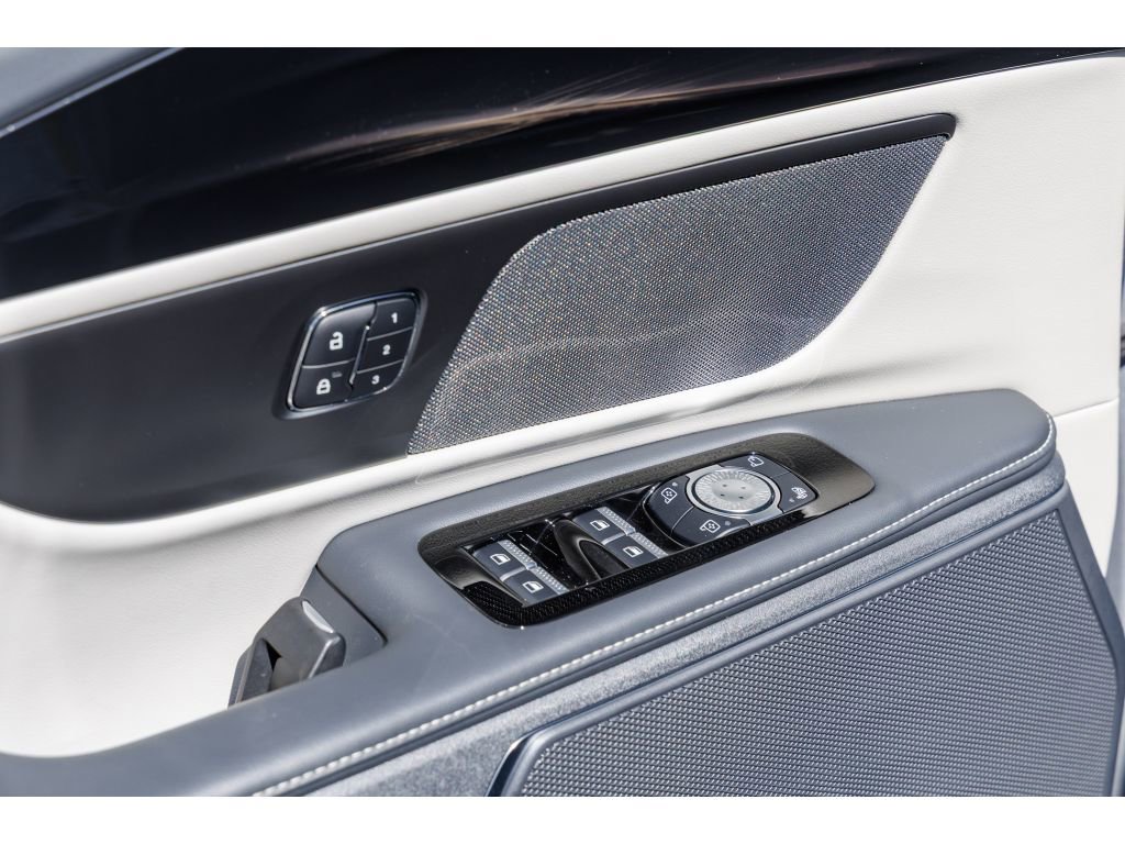 Used 2024 Lincoln Nautilus Reserve image 20