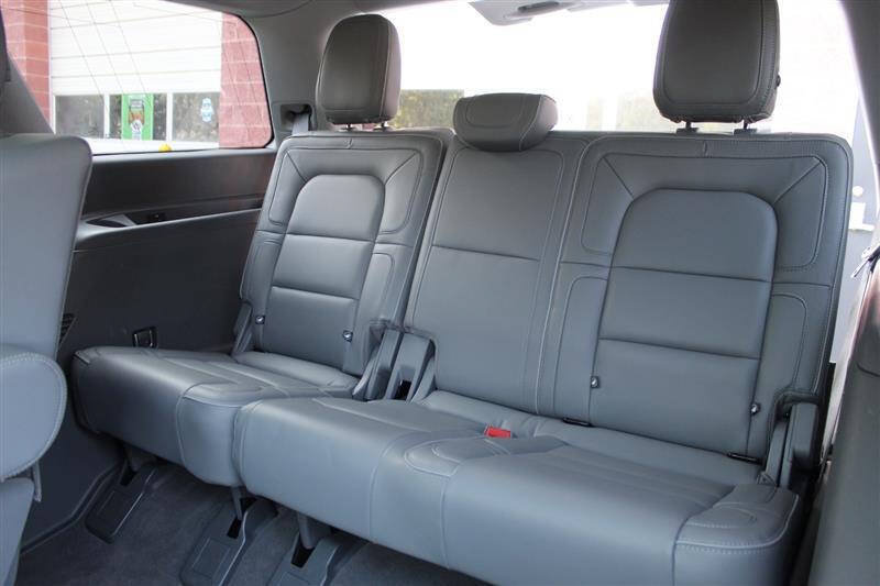 Used 2018 Lincoln Navigator Reserve w/ Technology Package AWD/4WD image 27