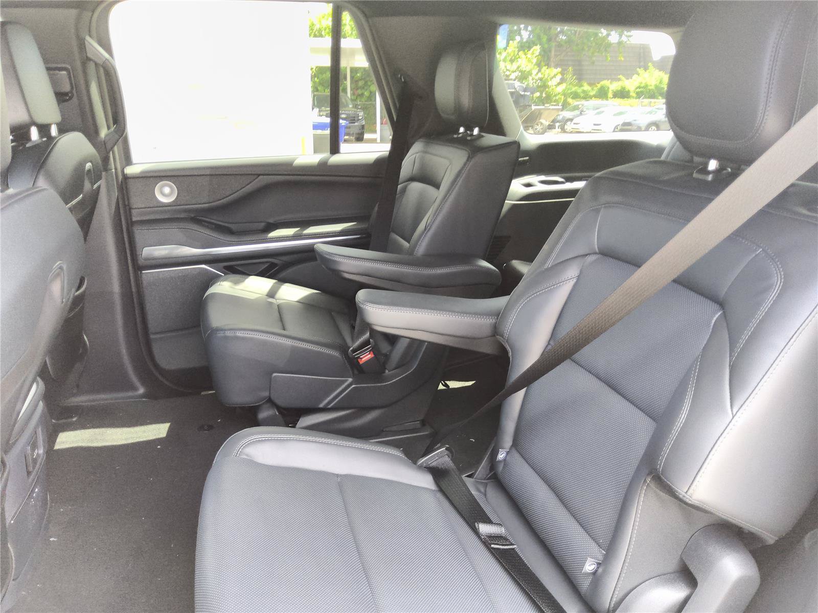 New 2027 Lincoln Navigator Reserve w/ Jet Appearance Package RWD image 27
