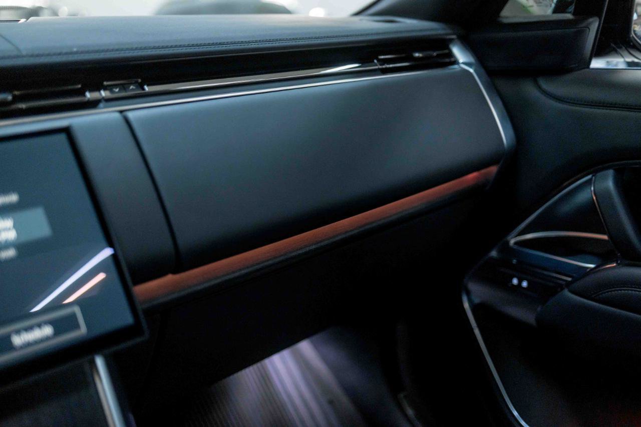 Used 2025 Land Rover Range Rover SE image 70