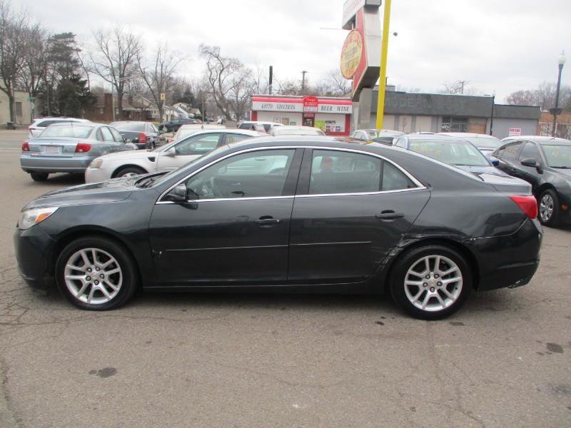 Used 2015 Chevrolet Malibu LT w/ Power Convenience Package FWD image 4