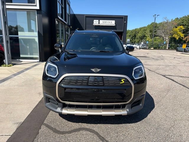 Certified 2025 MINI Cooper Countryman SE w/ Comfort Package Max AWD/4WD image 2