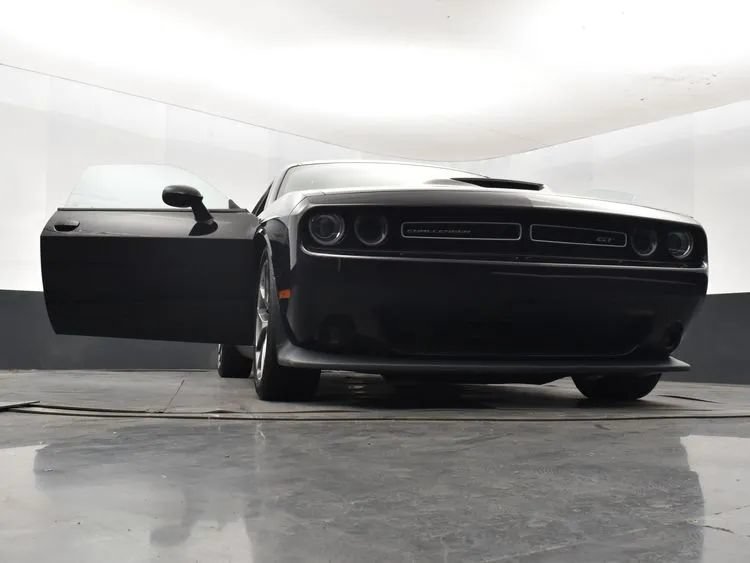 Used 2022 Dodge Challenger GT RWD image 11