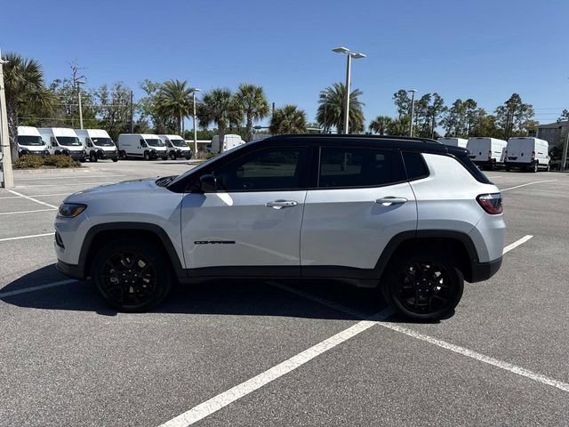 Used 2024 Jeep Compass Latitude w/ Altitude Special Edition image 6