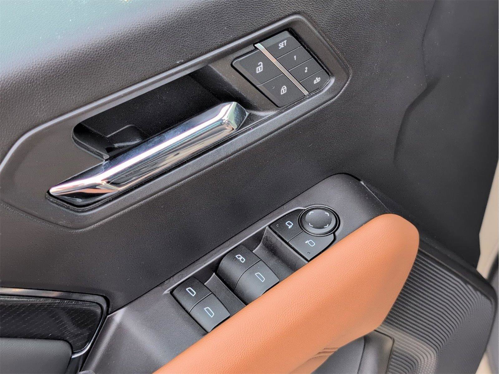 Used 2023 GMC Canyon AT4 w/ AT4 Premium Package image 16