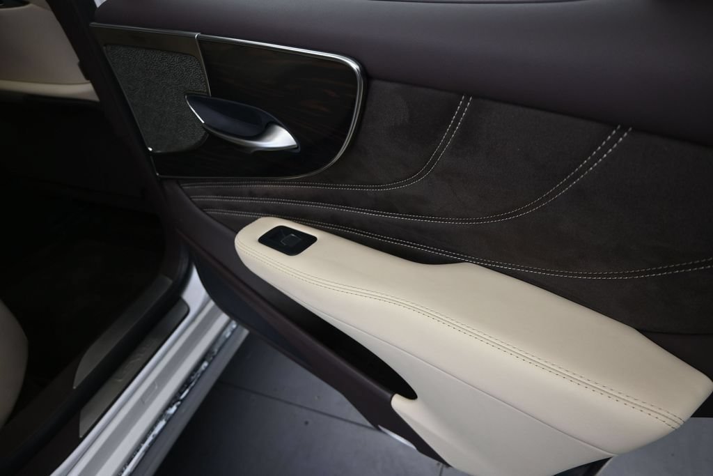 Used 2018 Lexus LS 500 w/ Interior Upgrade Package RWD image 21