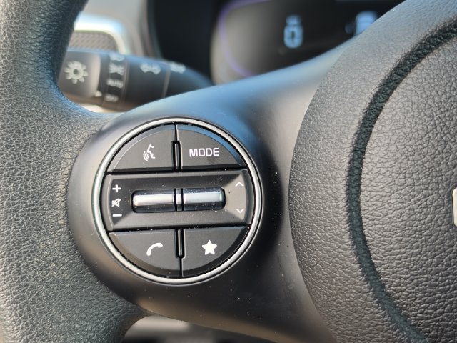 Certified 2025 Kia Soul LX FWD image 17