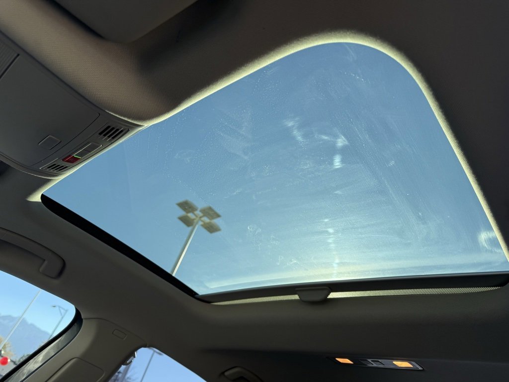 Used 2020 Volkswagen Jetta SEL Premium image 23