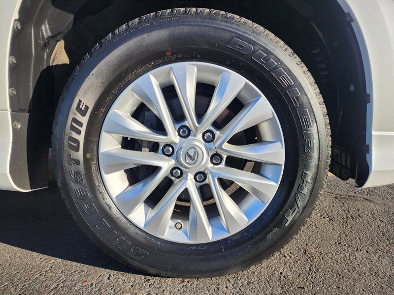 Used 2021 Lexus GX 460 Premium w/ Premium Package AWD/4WD image 22