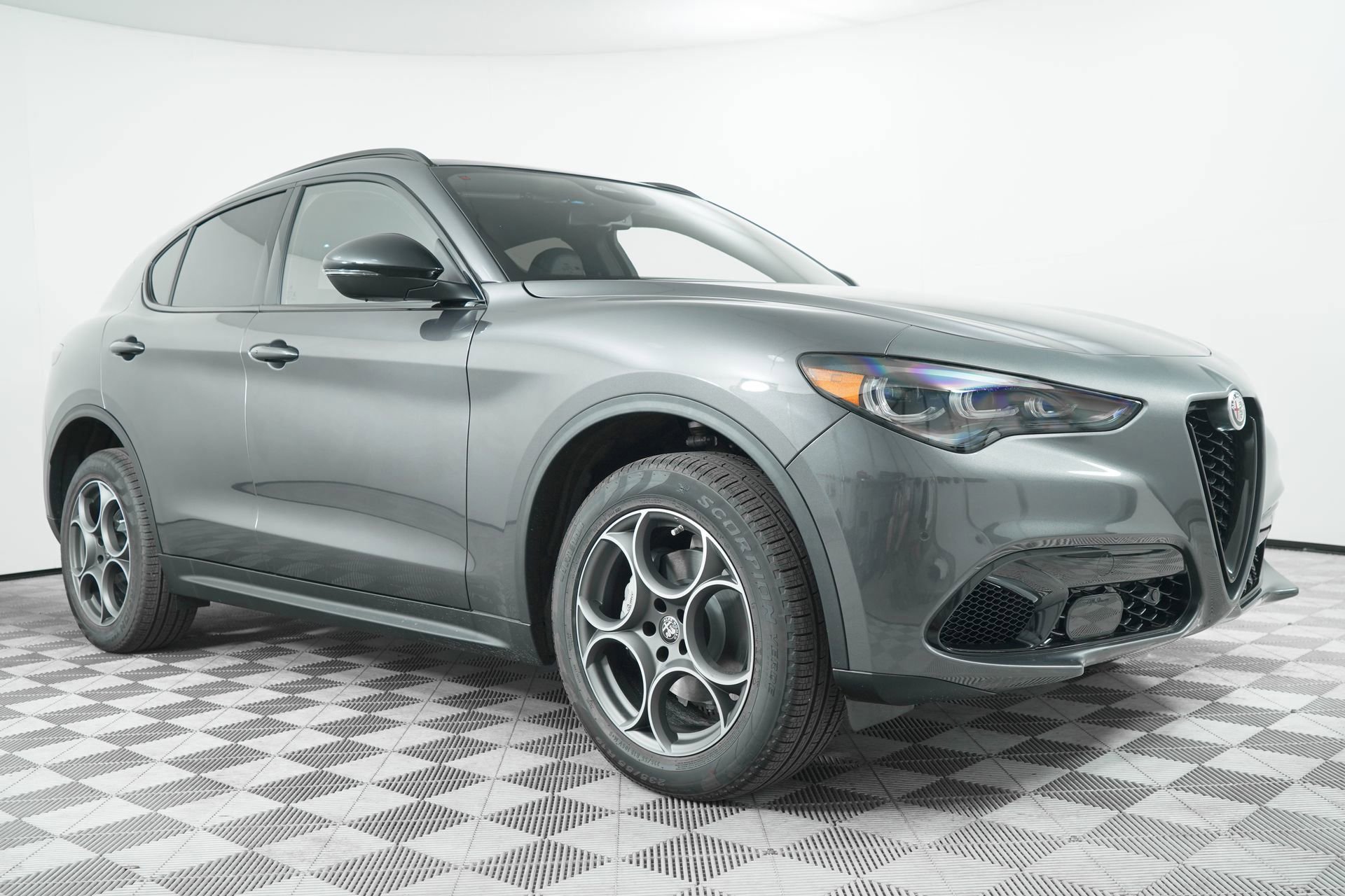 New 2025 Alfa Romeo Stelvio Sprint AWD/4WD image 1