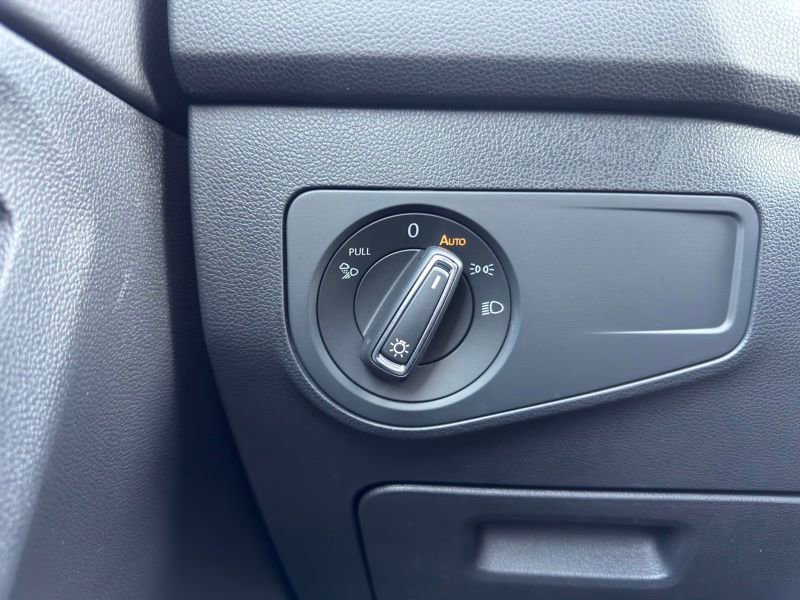 Used 2023 Volkswagen Tiguan SEL R-Line image 28