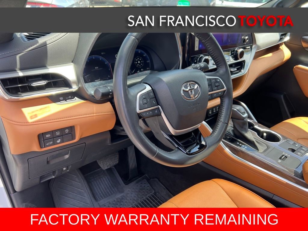 Used 2023 Toyota Highlander Platinum FWD image 13