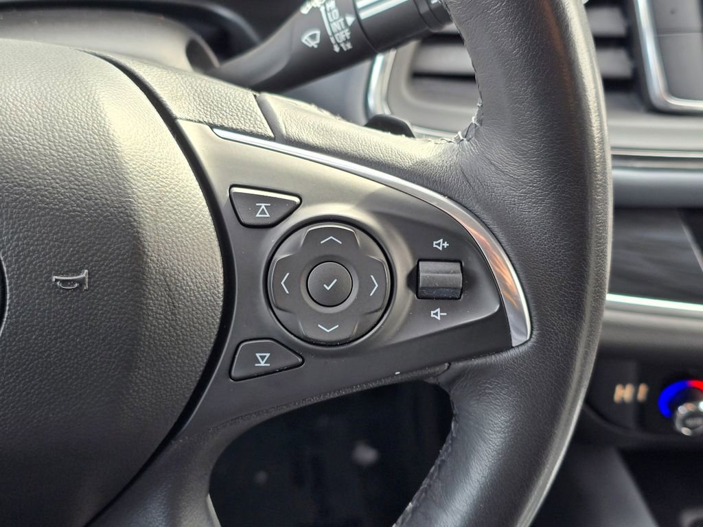 Used 2020 Buick Enclave Essence image 20