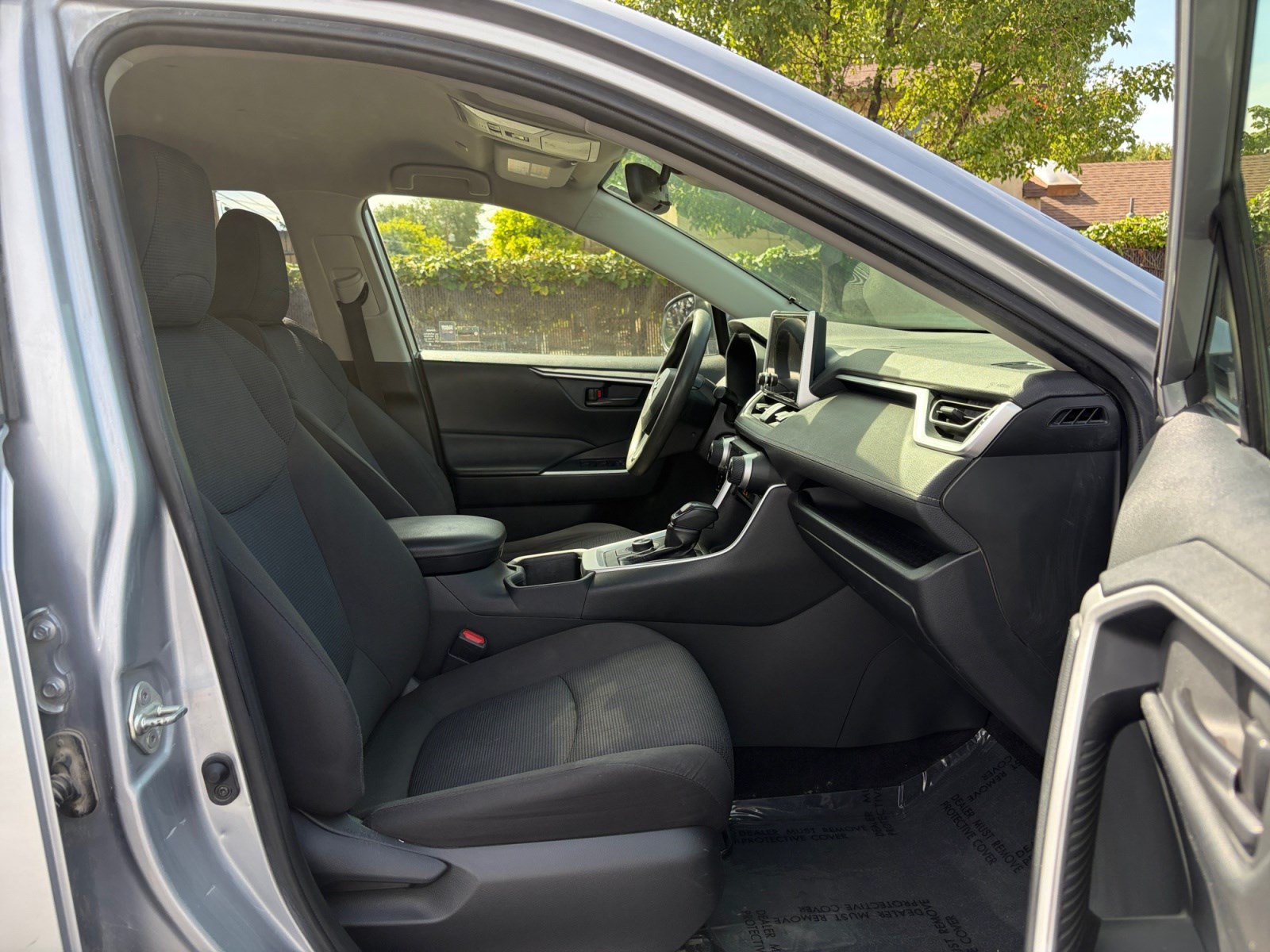 Used 2023 Toyota RAV4 LE AWD/4WD image 29
