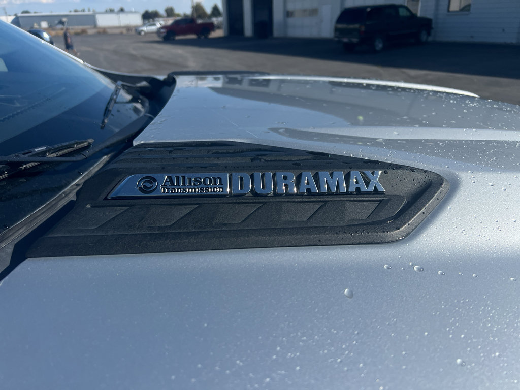 Used 2022 Chevrolet Silverado 3500 LTZ image 4