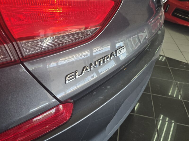 Used 2018 Hyundai Elantra GT FWD image 24