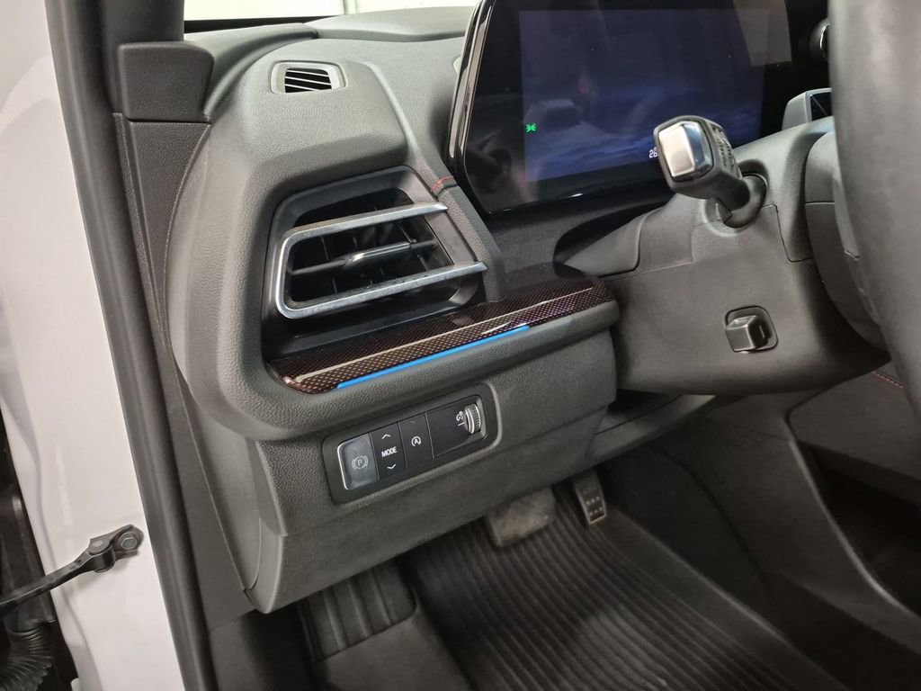 Used 2024 Chevrolet Traverse RS image 18