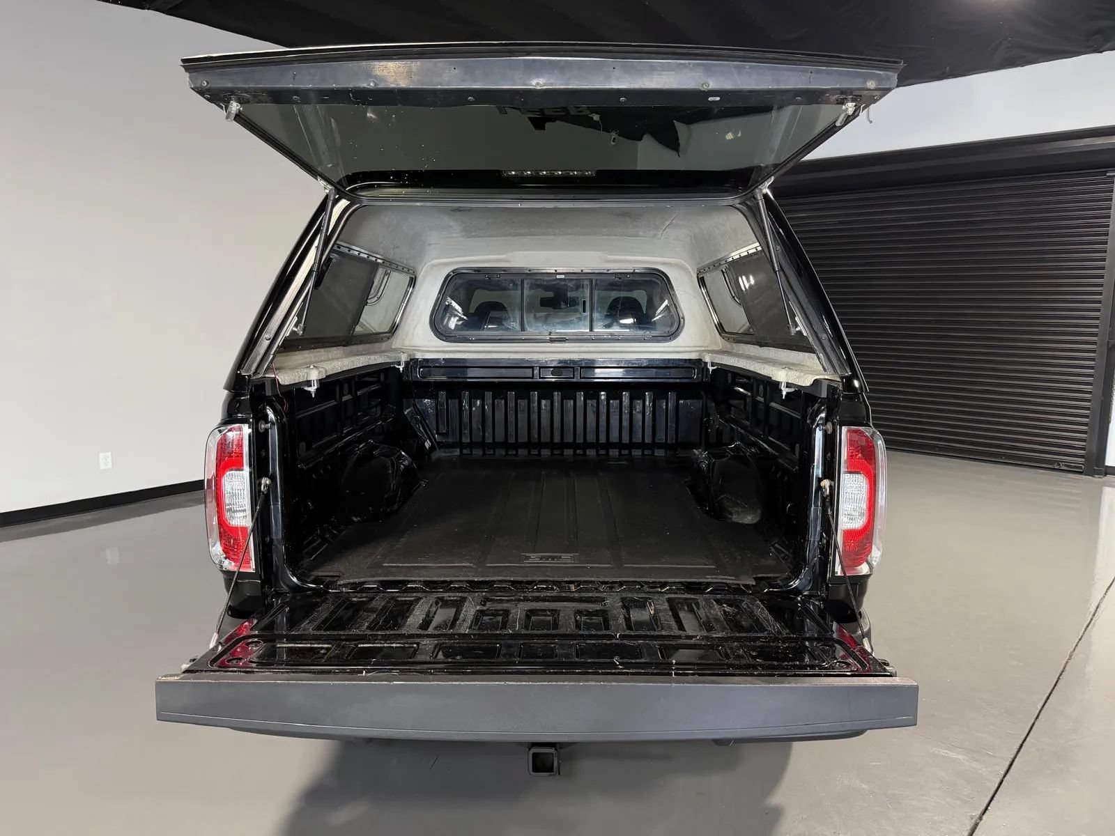 Used 2015 GMC Canyon SLT AWD/4WD image 14