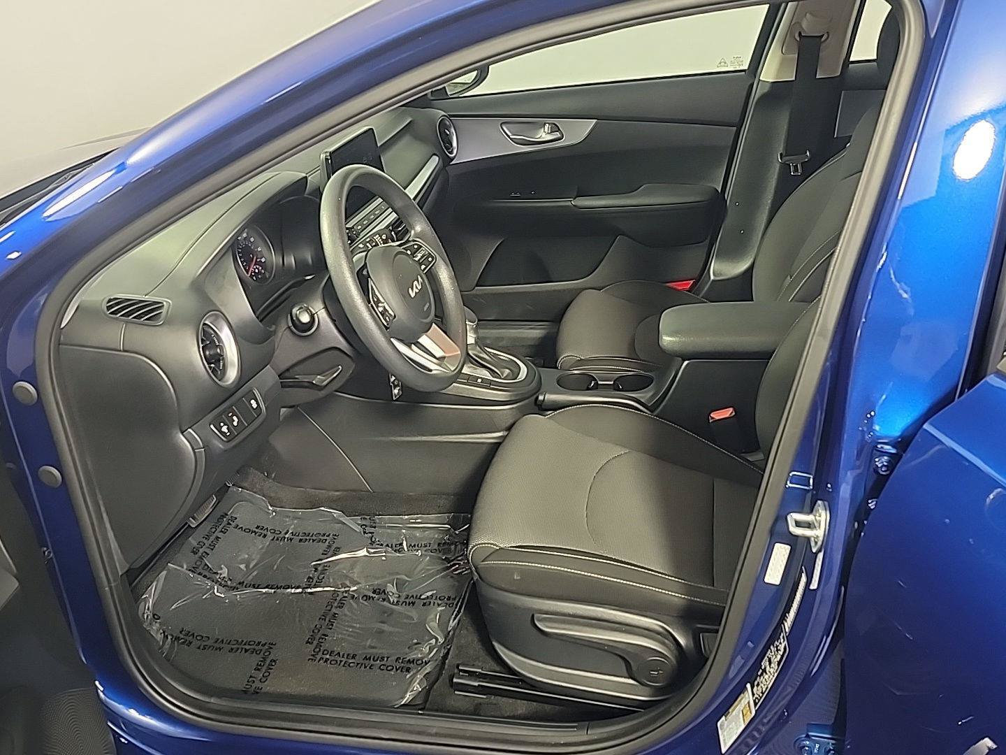Used 2022 Kia Forte LXS w/ LXS Technology Package FWD image 18