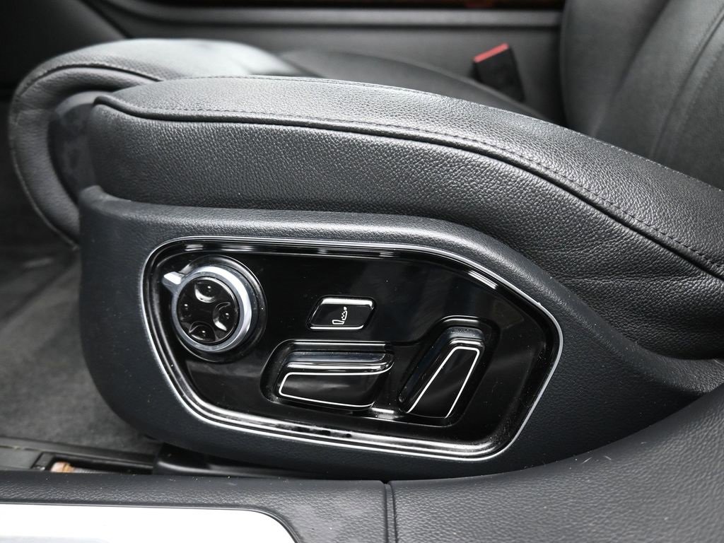 Used 2015 Audi A8 4.0T w/ Premium Package image 14