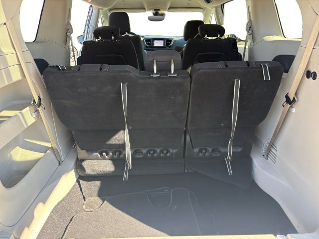 Used 2023 Chrysler Voyager LX FWD image 19