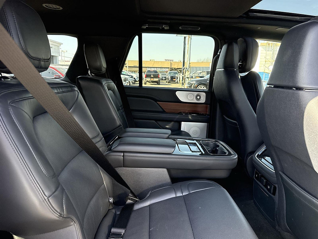 Used 2024 Lincoln Navigator Reserve AWD/4WD image 26