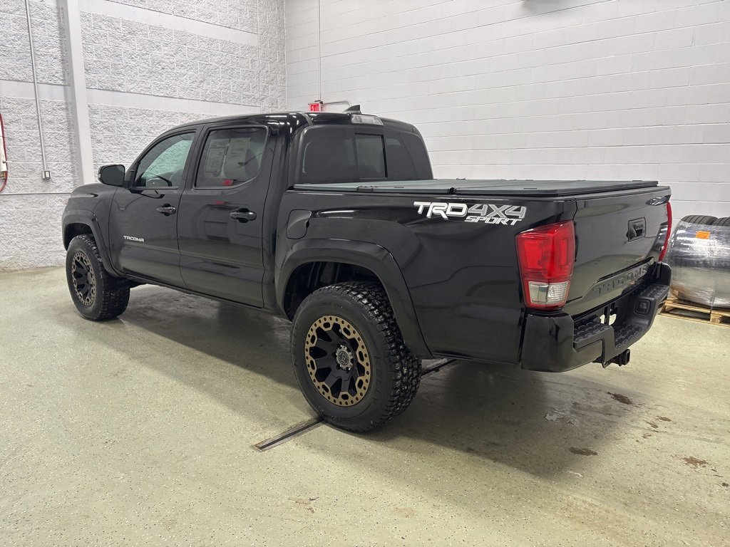 Used 2017 Toyota Tacoma TRD Sport w/ Tow Package image 6