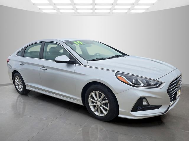Used 2019 Hyundai Sonata SE FWD image 2