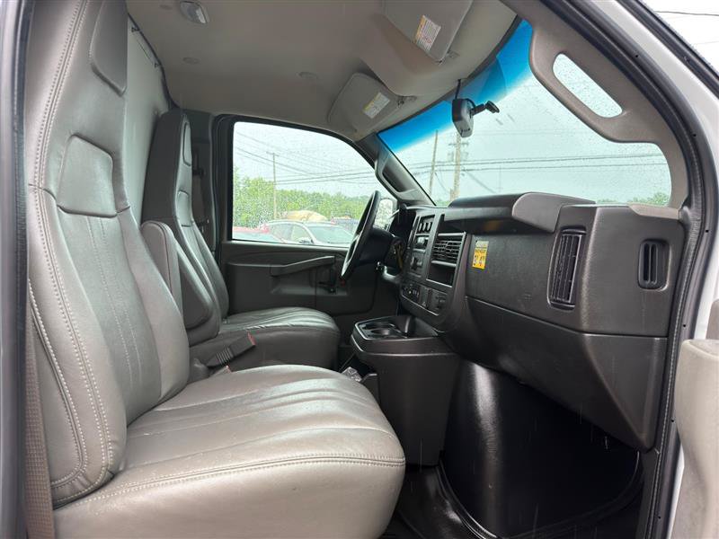 Used 2024 Chevrolet Express 3500 w/ Power Convenience Package RWD image 19