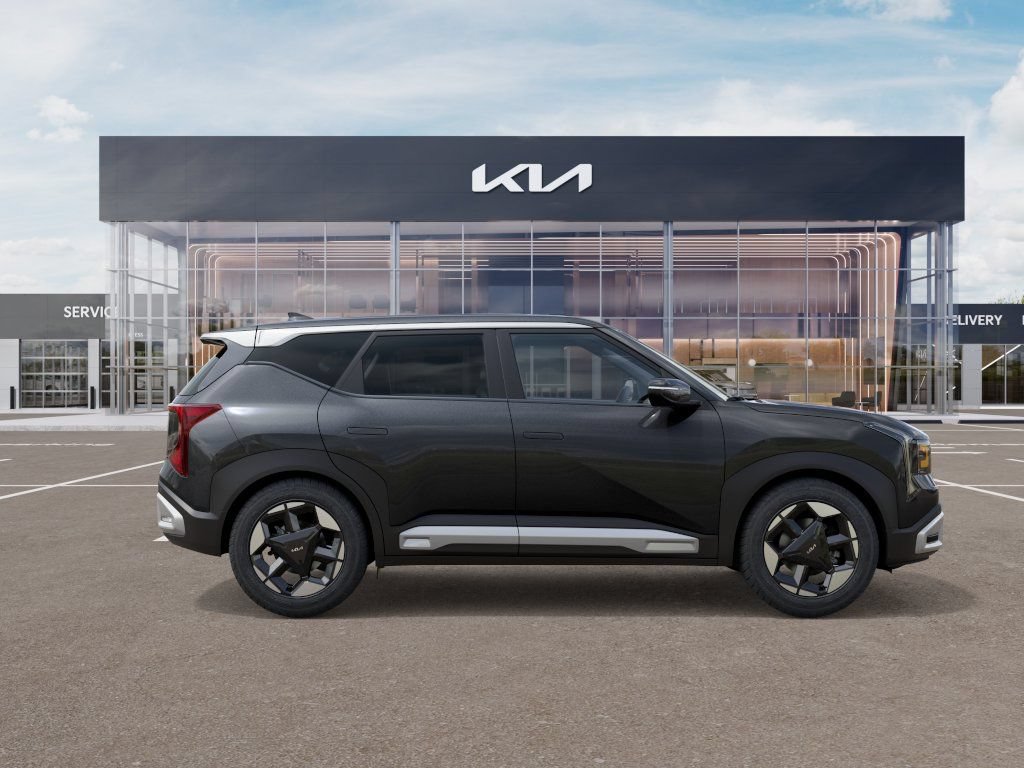 New 2027 Kia Seltos S FWD image 8