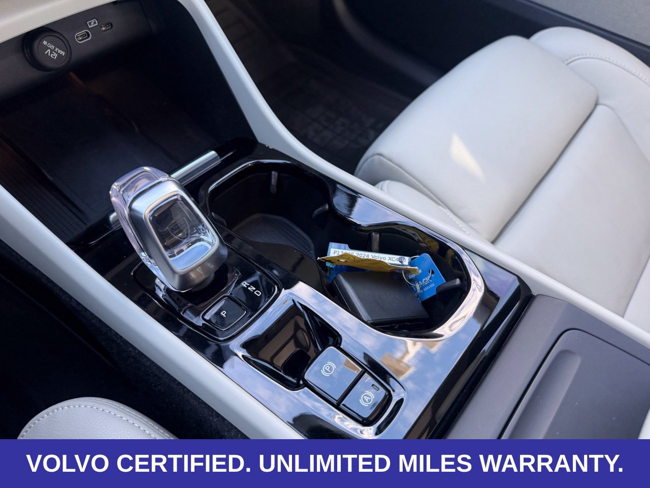 Certified 2024 Volvo XC40 B5 Ultimate w/ Protection Package Premier AWD/4WD image 25