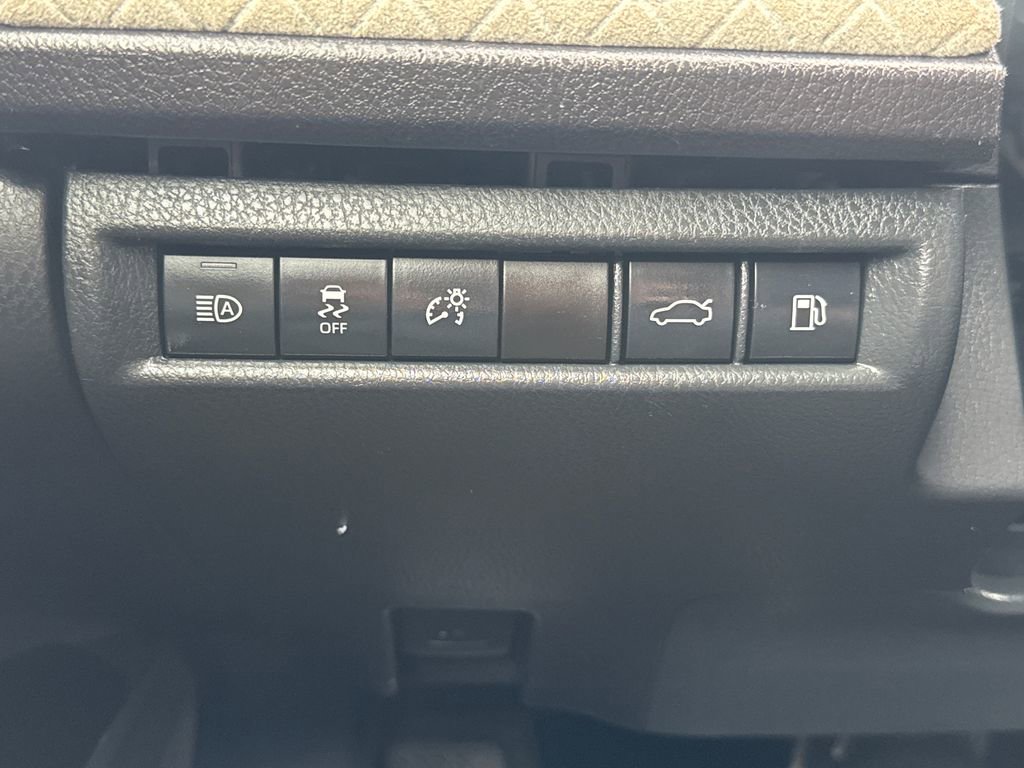 Used 2025 Toyota Camry XLE AWD/4WD image 28