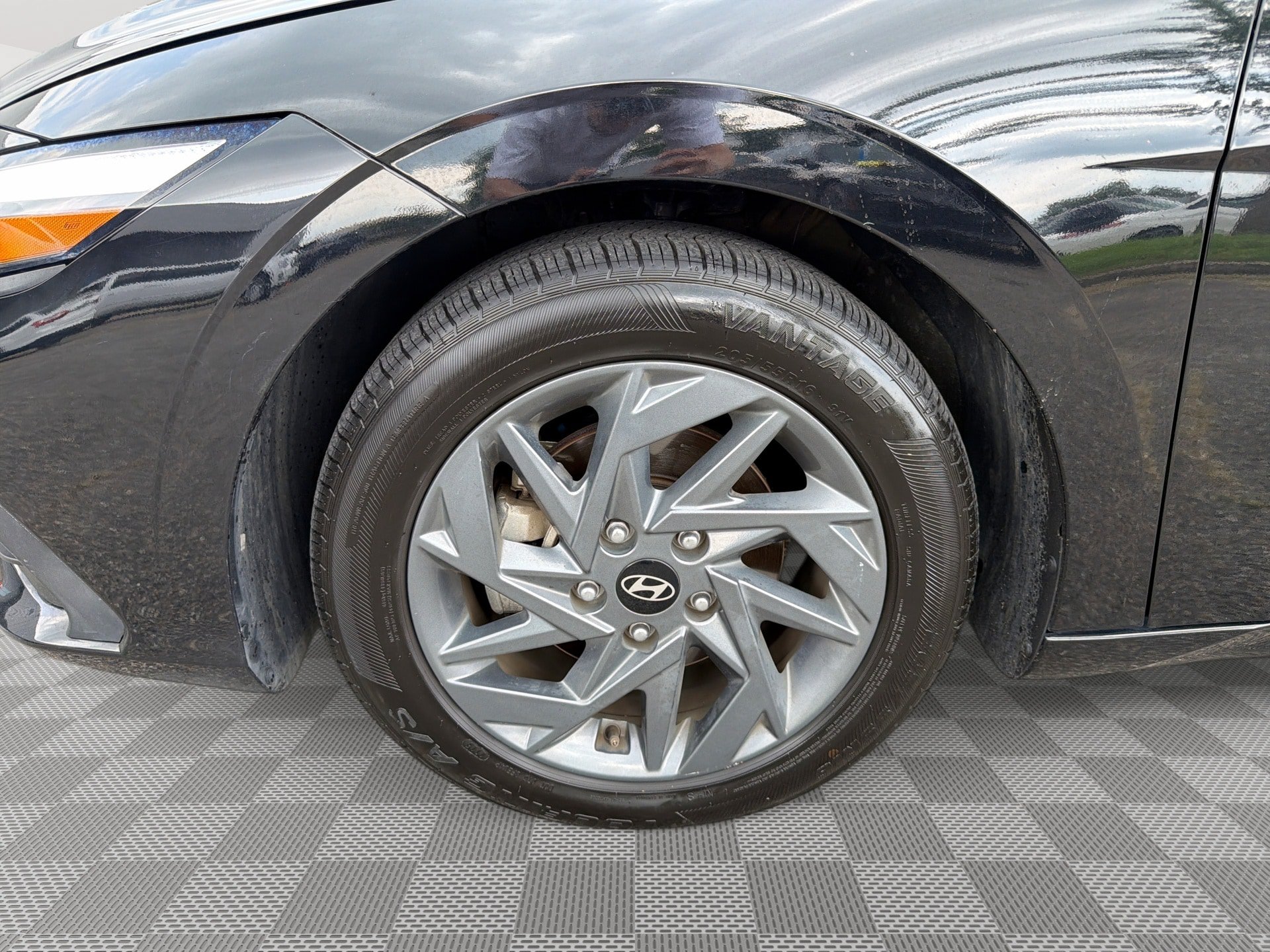 Used 2024 Hyundai Elantra SEL FWD image 18