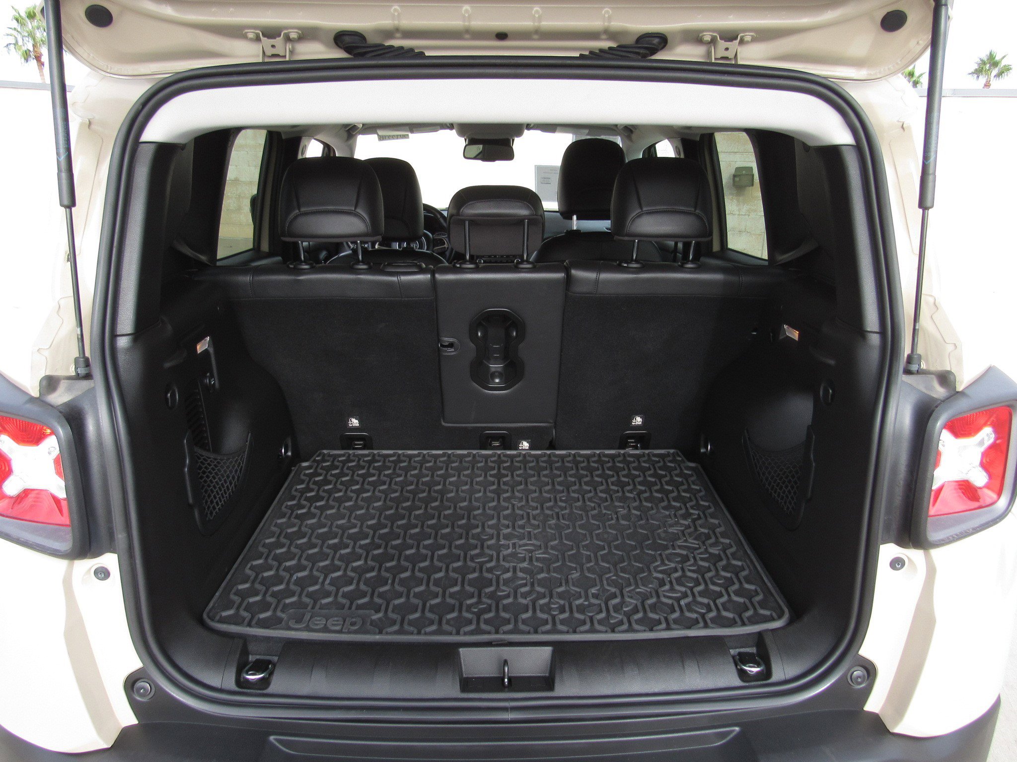 Used 2017 Jeep Renegade Trailhawk image 12