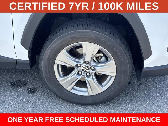 Used 2025 Toyota RAV4 LE AWD/4WD image 7
