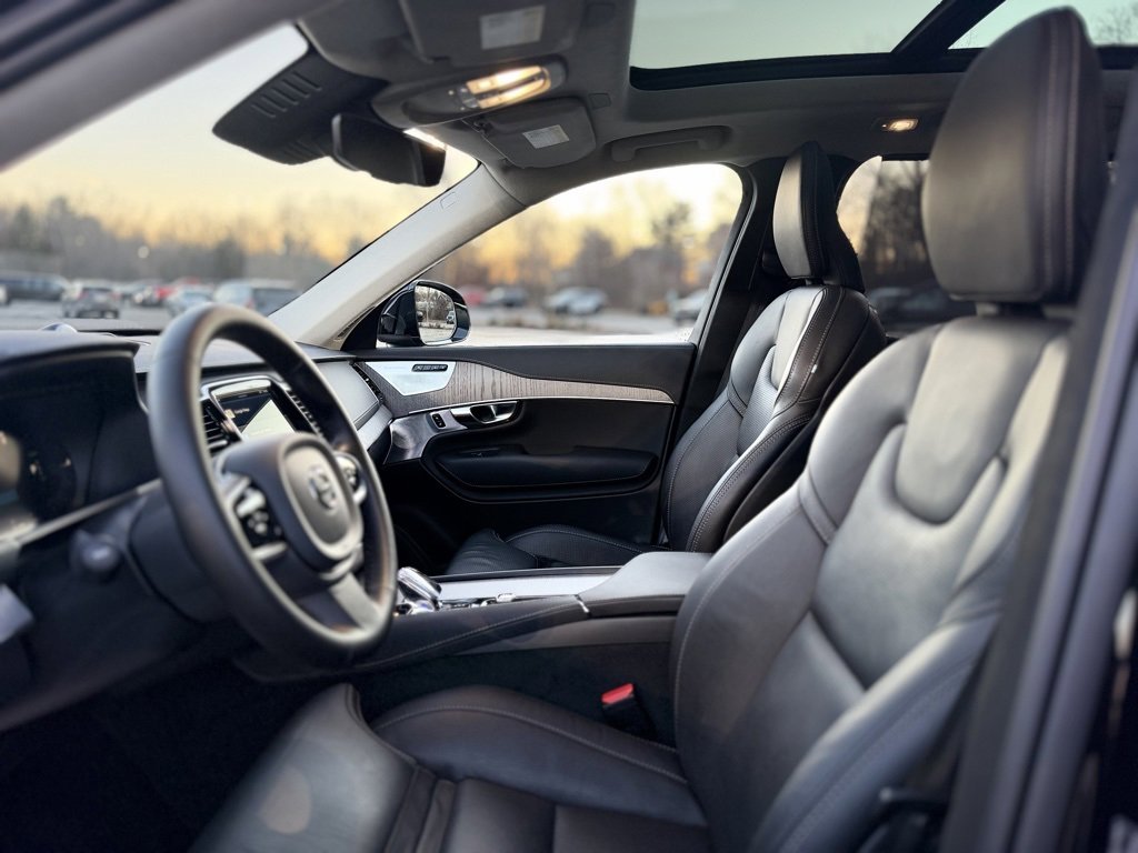 Used 2025 Volvo XC90 T8 Ultra w/ Lounge Package image 15