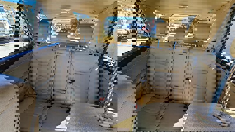 Used 2011 Mercedes-Benz ML 350 2WD image 8